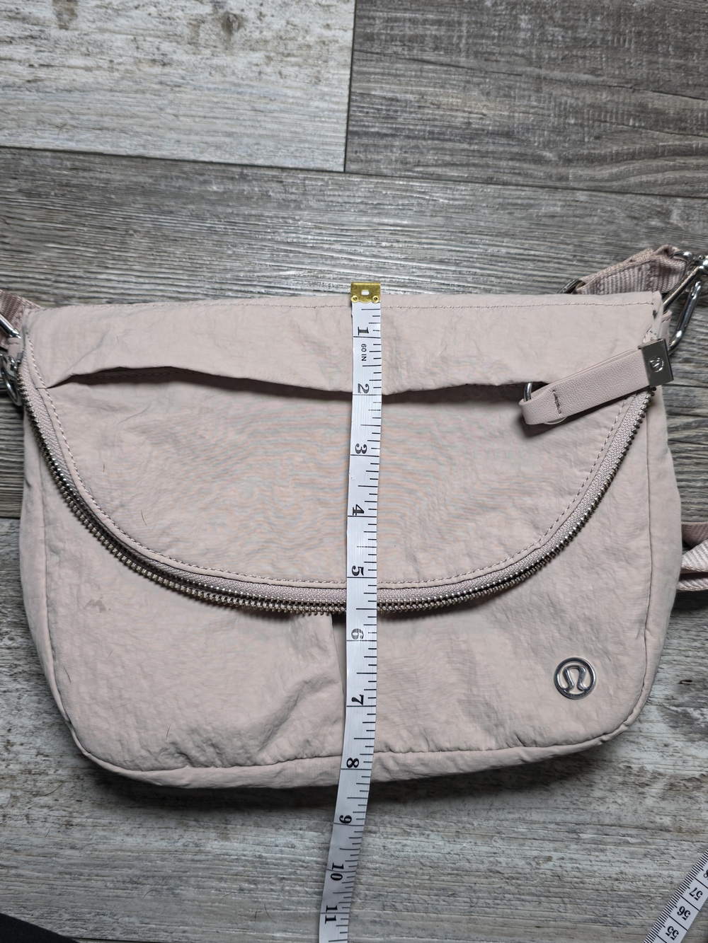 Lululemon Women's All Night Festival 5L Cross Body Bag Nude/Mauve Colorway *EUC - Picture 14 of 14